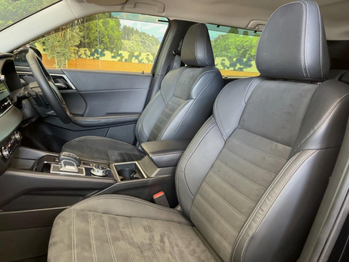 2022 Mitsubishi OUTLANDER PHEV 5LA-GN0W (UW-6a2a266640d95)[15]