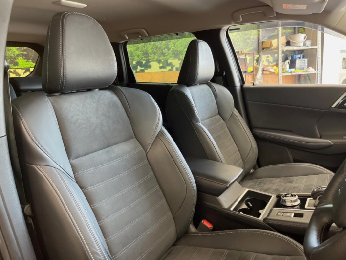 2022 Mitsubishi OUTLANDER PHEV 5LA-GN0W (UW-6a2a266640d95)[22]