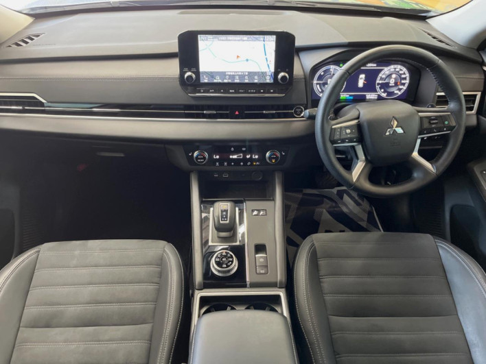 2022 Mitsubishi OUTLANDER PHEV 5LA-GN0W (UW-6a2a266640d95)[27]