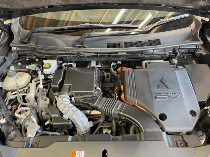 2022 Mitsubishi OUTLANDER PHEV 5LA-GN0W (UW-6a2a266640d95)[6]