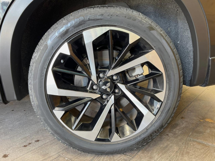 2022 Mitsubishi OUTLANDER PHEV 5LA-GN0W (UW-6a2a266640d95)[11]