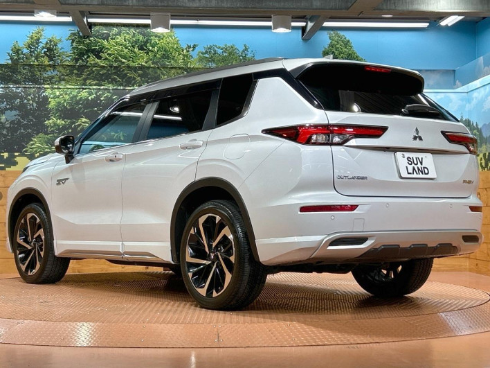2023 Mitsubishi OUTLANDER PHEV 5LA-GN0W (UW-6a2a266667f73)[16]