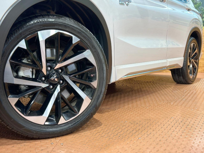 2023 Mitsubishi OUTLANDER PHEV 5LA-GN0W (UW-6a2a266667f73)[8]