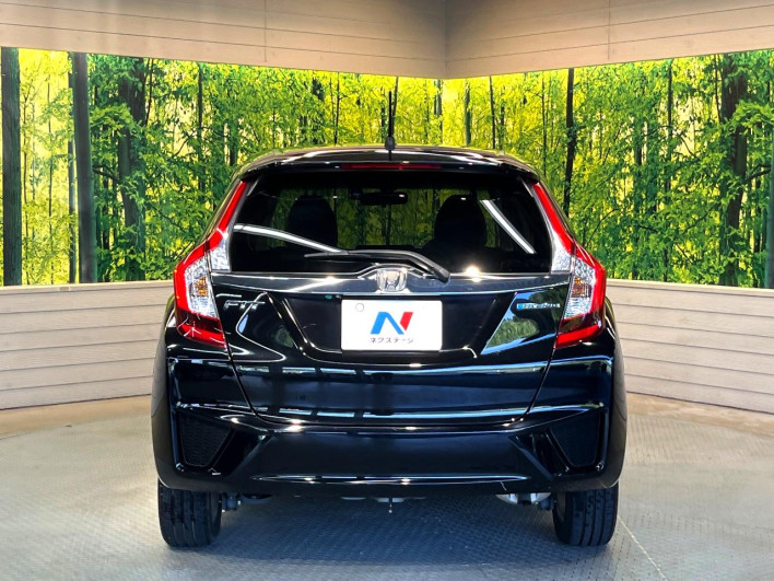 2015 Honda Fit Hybrid DAA-GP5 (UW-6a2a266baa014)[19]