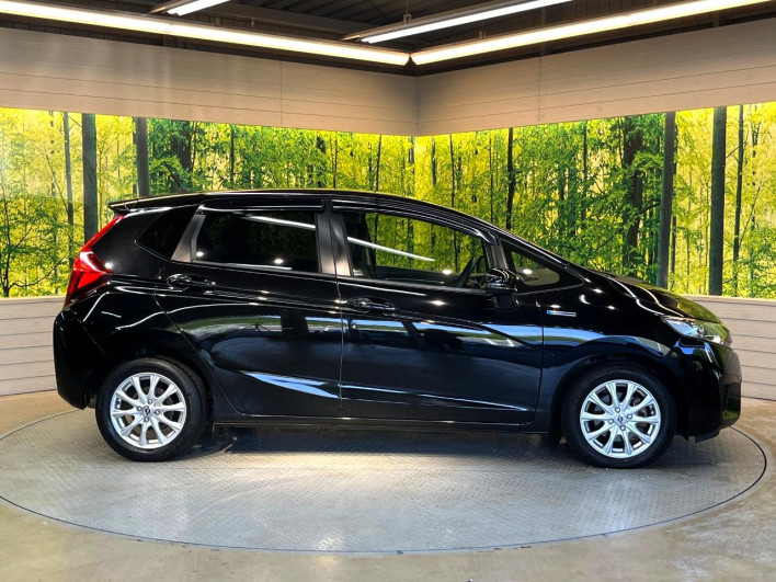 2015 Honda Fit Hybrid DAA-GP5 (UW-6a2a266baa014)[17]