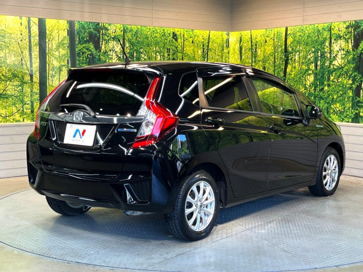2015 Honda Fit Hybrid DAA-GP5 (UW-6a2a266baa014)[18]