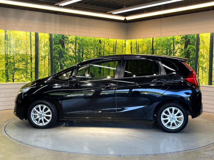 2015 Honda Fit Hybrid DAA-GP5 (UW-6a2a266baa014)[21]