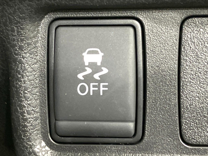 2016 Nissan Note DAA-HE12 (UW-6a2a267bdef56)[15]