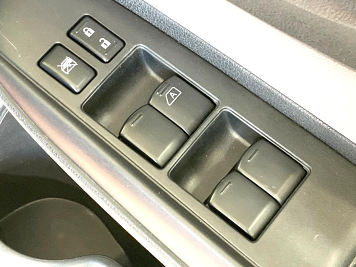 2016 Nissan Note DAA-HE12 (UW-6a2a267bdef56)[12]