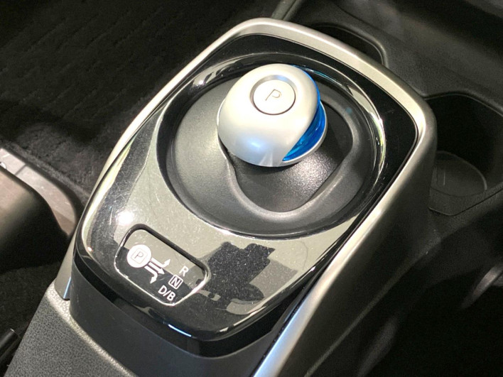 2016 Nissan Note DAA-HE12 (UW-6a2a267bdef56)[22]