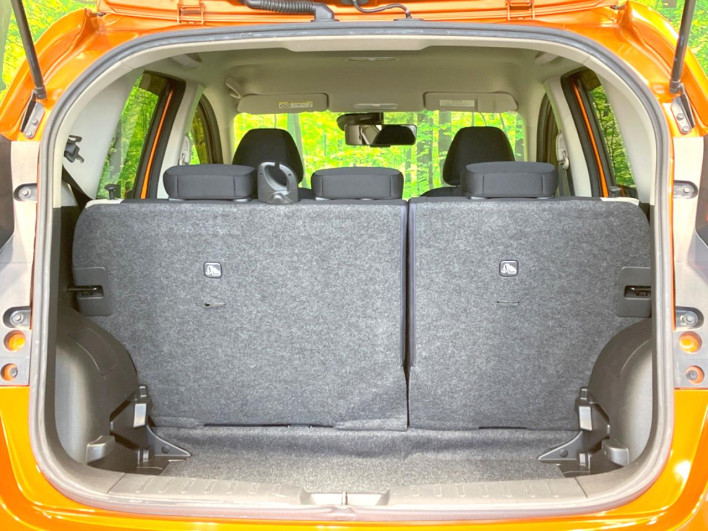 2016 Nissan Note DAA-HE12 (UW-6a2a267bdef56)[8]