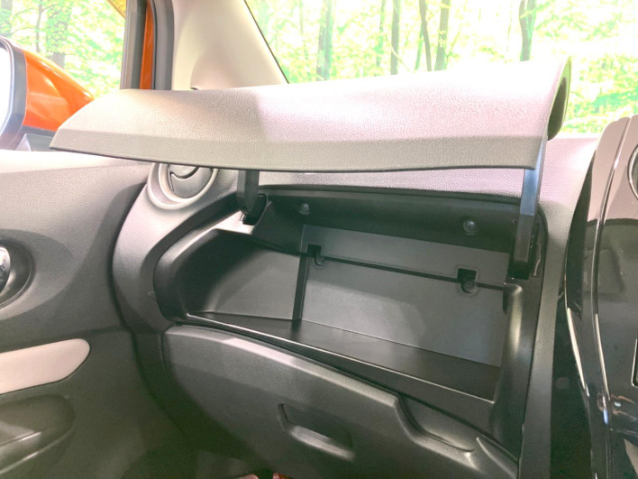 2016 Nissan Note DAA-HE12 (UW-6a2a267bdef56)[19]