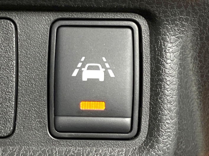 2016 Nissan Note DAA-HE12 (UW-6a2a267bdef56)[17]