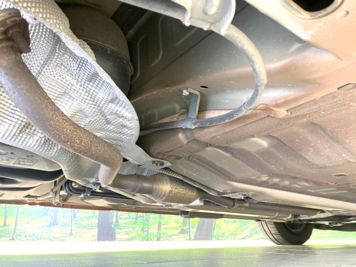 2016 Nissan Note DAA-HE12 (UW-6a2a267bdef56)[5]