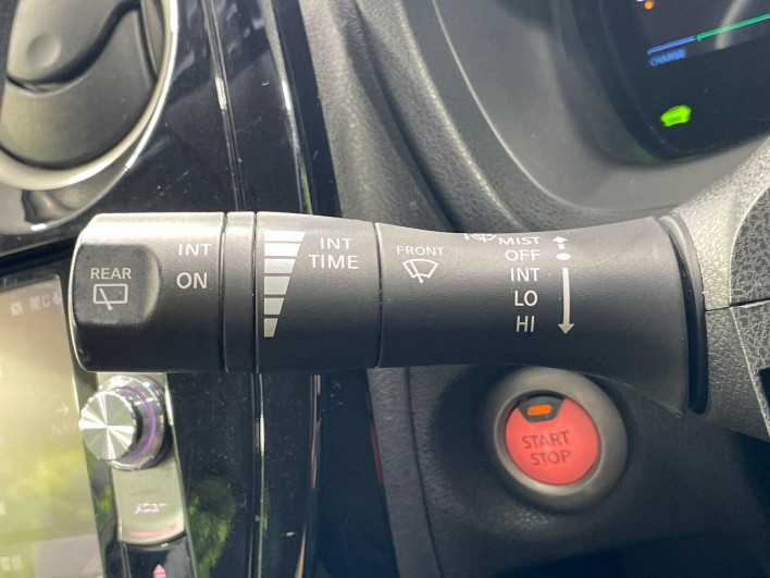 2017 Nissan Note DAA-HE12 (UW-6a2a267be4f24)[21]
