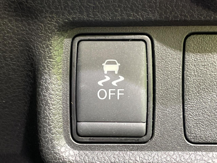 2017 Nissan Note DAA-HE12 (UW-6a2a267be4f24)[17]