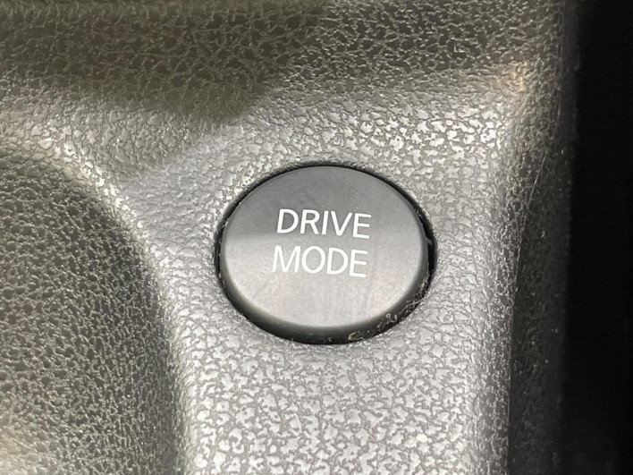 2017 Nissan Note DAA-HE12 (UW-6a2a267be4f24)[24]