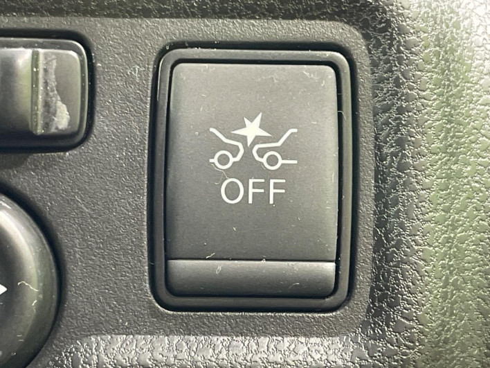 2017 Nissan Note DAA-HE12 (UW-6a2a267be4f24)[15]
