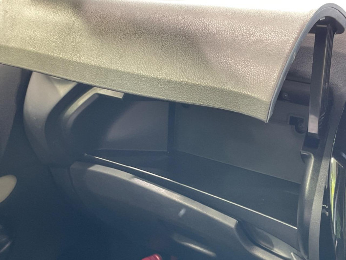 2017 Nissan Note DAA-HE12 (UW-6a2a267be4f24)[28]