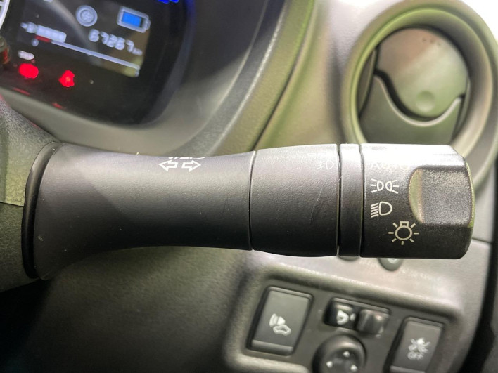 2017 Nissan Note DAA-HE12 (UW-6a2a267be4f24)[20]