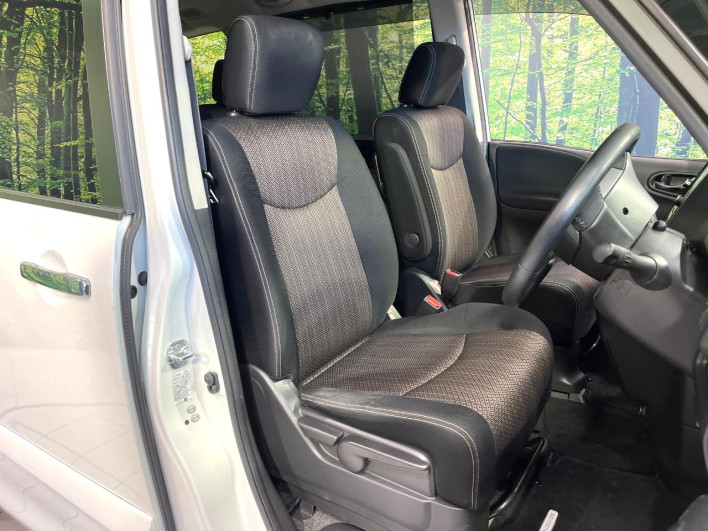 2015 Nissan Serena DAA-HFC26 (UW-6a2a2684d6a77)[22]