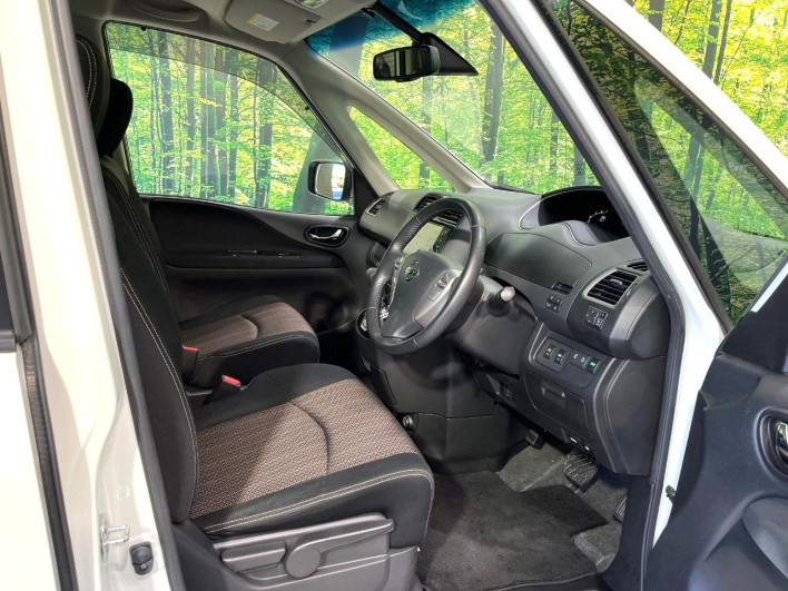 2015 Nissan Serena DAA-HFC26 (UW-6a2a2684d6a77)[29]