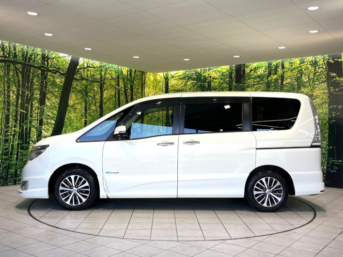 2015 Nissan Serena DAA-HFC26 (UW-6a2a2684d6a77)[6]