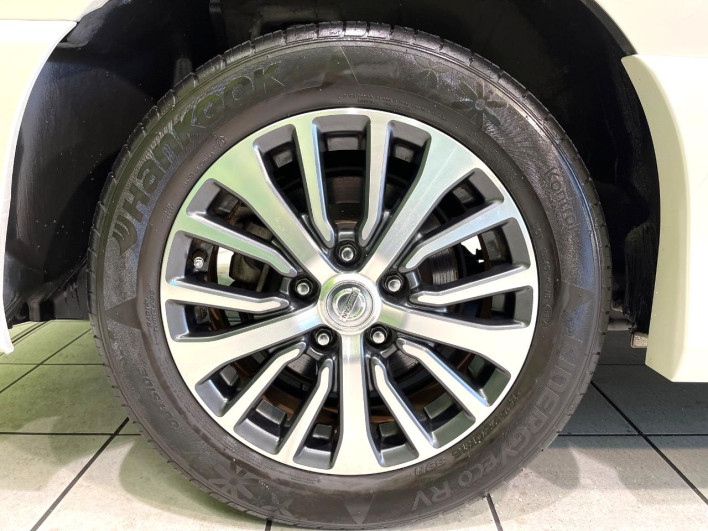 2015 Nissan Serena DAA-HFC26 (UW-6a2a2684d6a77)[15]