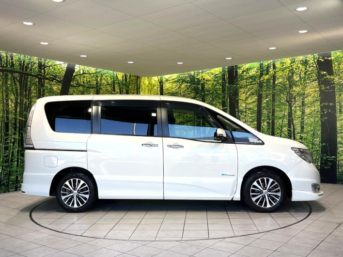 2015 Nissan Serena DAA-HFC26 (UW-6a2a2684d6a77)[10]