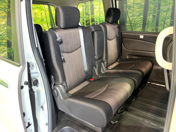 2015 Nissan Serena DAA-HFC26 (UW-6a2a2684d6a77)[23]