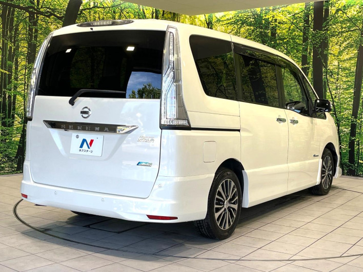 2015 Nissan Serena DAA-HFC26 (UW-6a2a2684d6a77)[9]