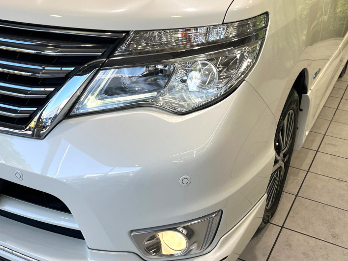 2015 Nissan Serena DAA-HFC26 (UW-6a2a2684d6a77)[14]