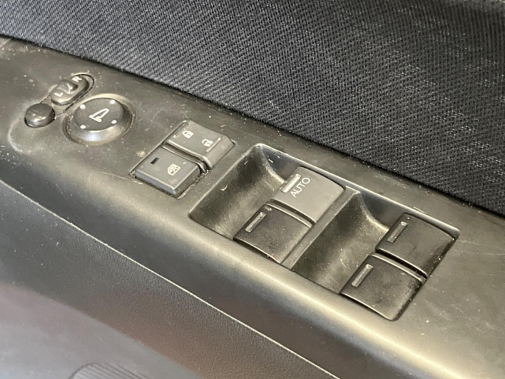 2014 Honda N-BOX CUSTOM DBA-JF1 (UW-6a2a269b49ae2)[18]