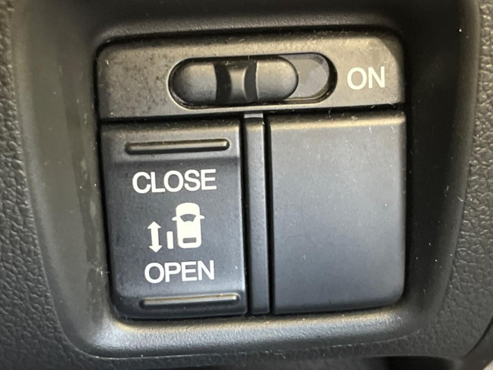 2014 Honda N-BOX CUSTOM DBA-JF1 (UW-6a2a269b49ae2)[21]