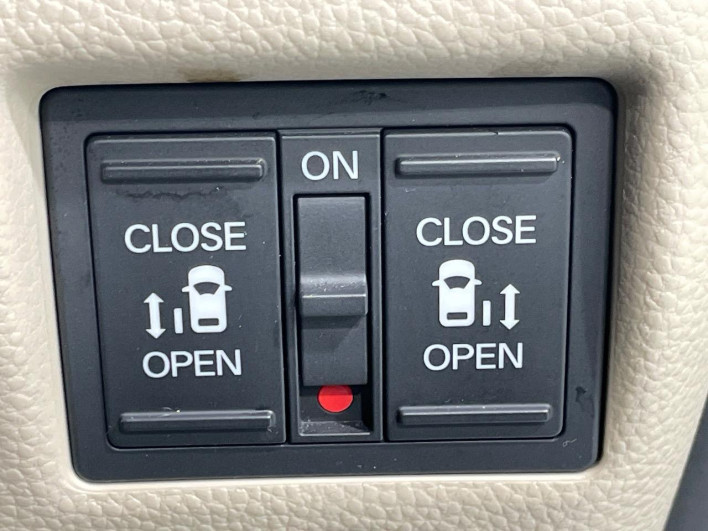 2017 Honda N-BOX DBA-JF3 (UW-6a2a269f56afc)[22]