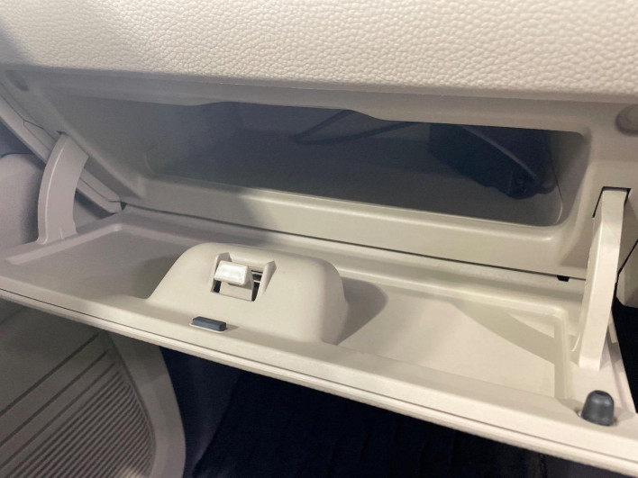 2017 Honda N-BOX DBA-JF3 (UW-6a2a269f56afc)[27]