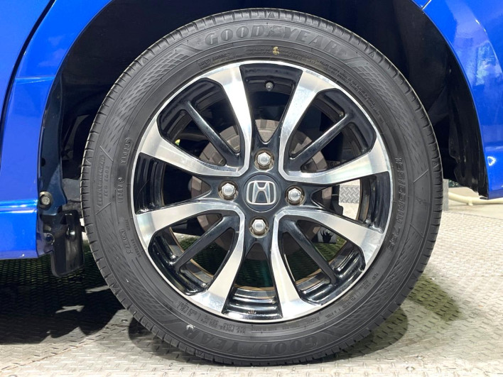 2018 Honda N-BOX CUSTOM DBA-JF3 (UW-6a2a26a0794b8)[20]