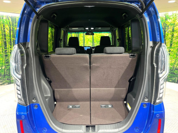 2018 Honda N-BOX CUSTOM DBA-JF3 (UW-6a2a26a0794b8)[12]