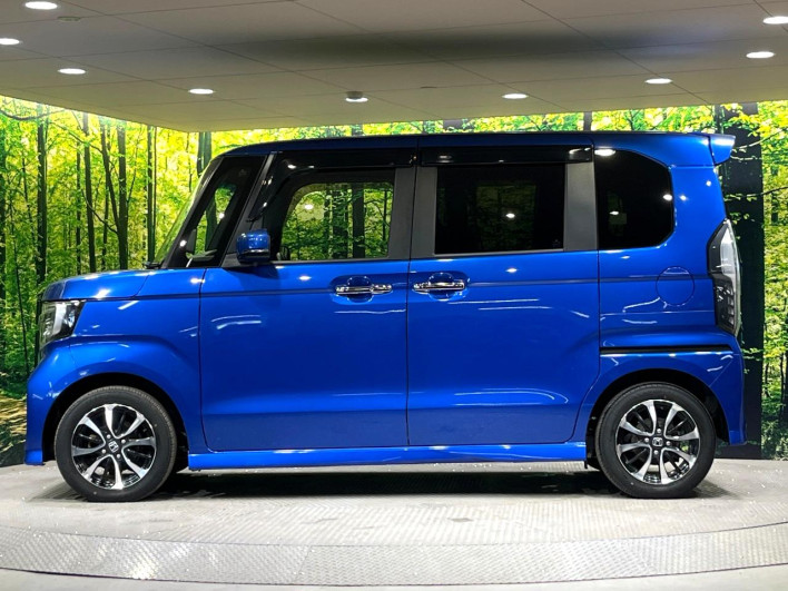 2018 Honda N-BOX CUSTOM DBA-JF3 (UW-6a2a26a0794b8)[16]
