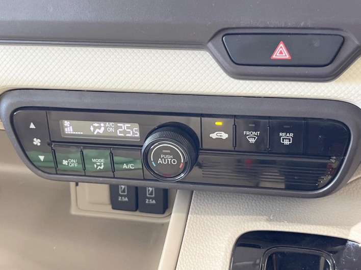 2018 Honda N-BOX DBA-JF3 (UW-6a2a26a0caed2)[24]