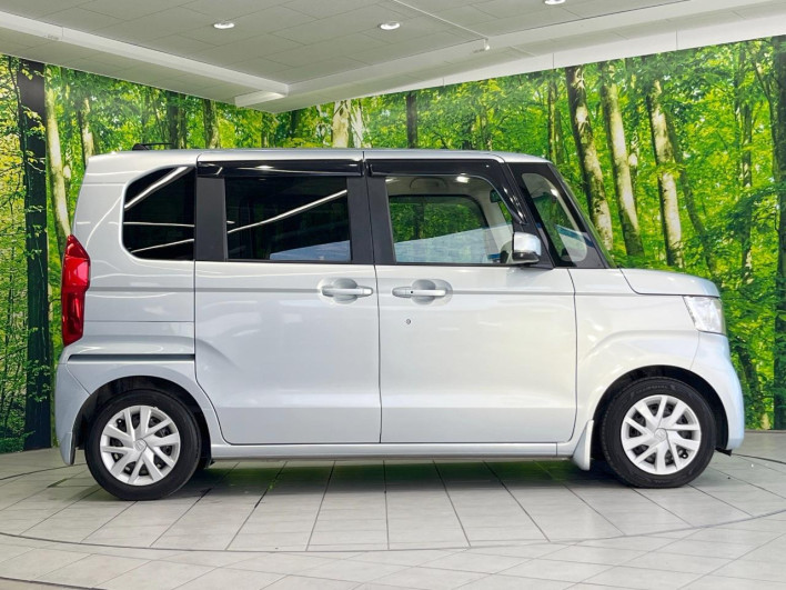2018 Honda N-BOX DBA-JF3 (UW-6a2a26a0caed2)[9]