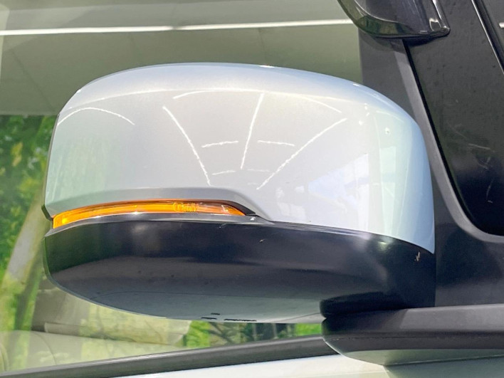 2018 Honda N-BOX DBA-JF3 (UW-6a2a26a0caed2)[16]