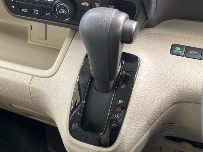 2019 Honda N-BOX DBA-JF3 (UW-6a2a26a27f61d)[26]