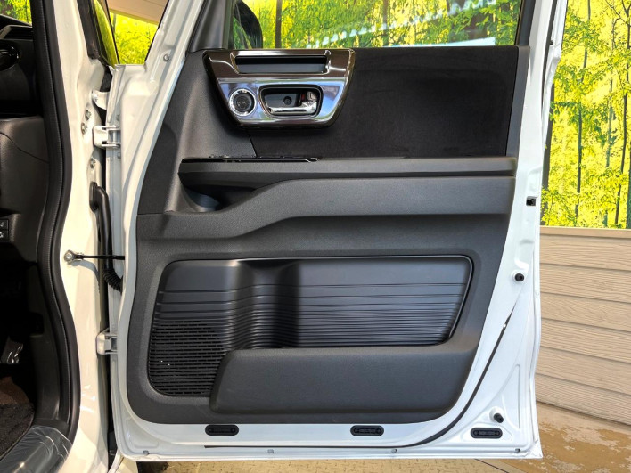 2019 Honda N-BOX CUSTOM DBA-JF3 (UW-6a2a26a324c9b)[29]