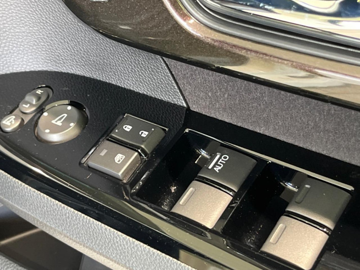 2020 Honda N-BOX CUSTOM 6BA-JF3 (UW-6a2a26a5e716a)[27]