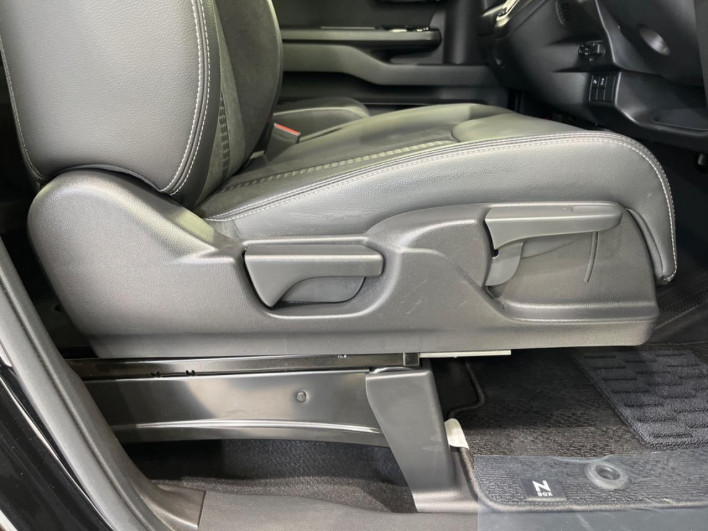 2021 Honda N-BOX CUSTOM 6BA-JF3 (UW-6a2a26a69e1dc)[25]