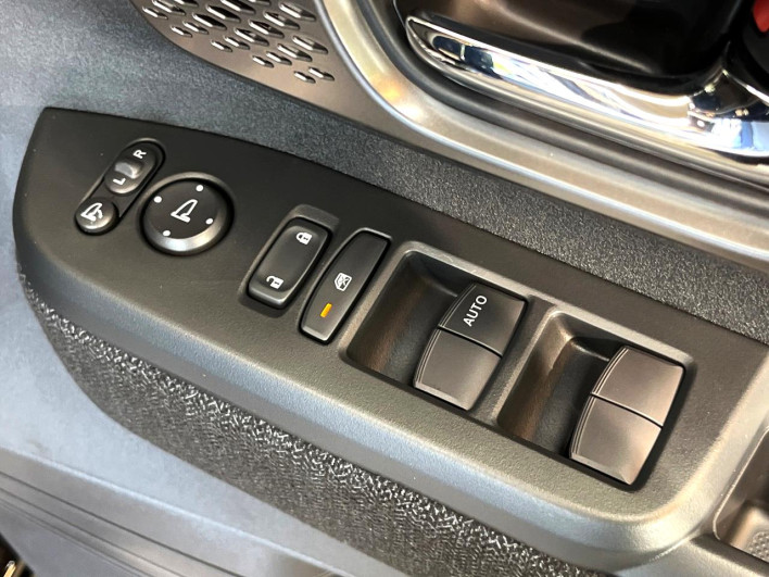 2026 Honda N-BOX CUSTOM 6BA-JF5 (UW-6a2a26b593700)[27]