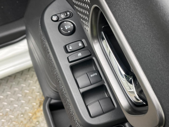 2026 Honda N-BOX CUSTOM 6BA-JF5 (UW-6a2a26b595c48)[21]
