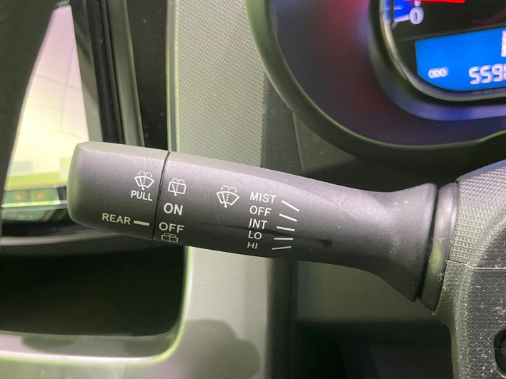 2013 Daihatsu Move DBA-LA100S (UW-6a2a26d50cdf6)[29]