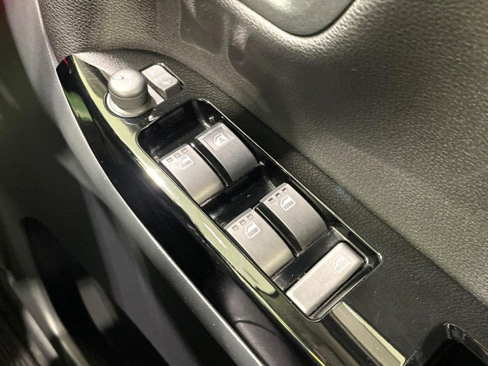 2018 Daihatsu Cast DBA-LA250S (UW-6a2a26da2c155)[29]